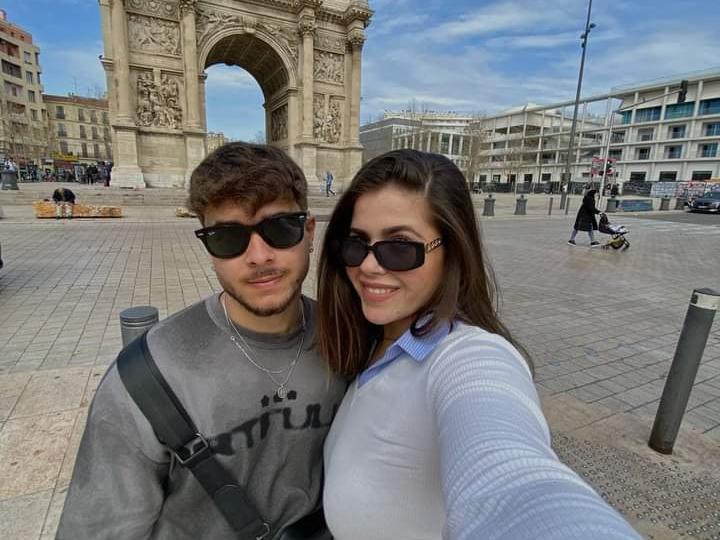 selfie de pareja sonriendo